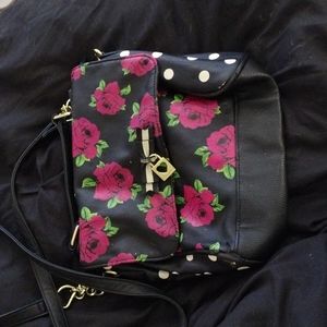 Betsey Johnson Sachel